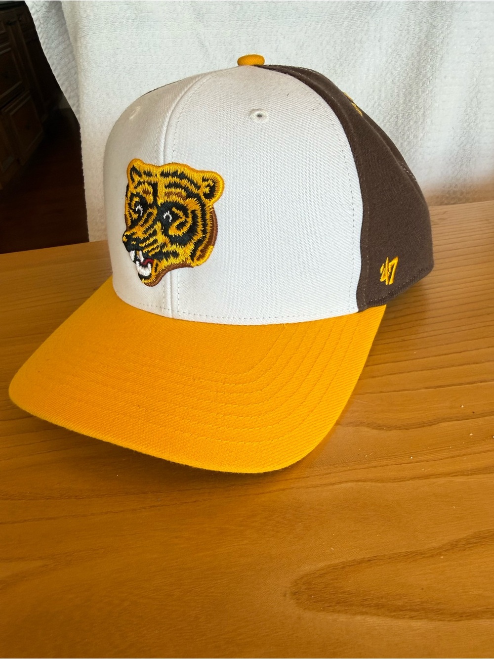 Boston Bruins ’47 Brand Vintage Bear Logo Adjustable Hat – NHL Hockey